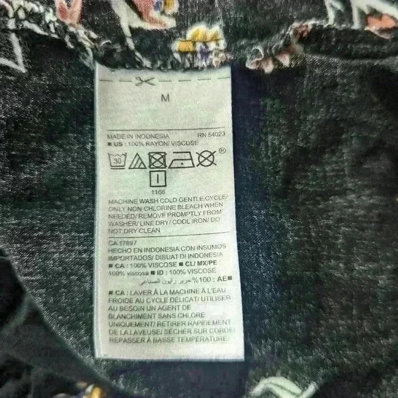 Old Navy Black Floral Blouse Size M - Picture 8 of 8